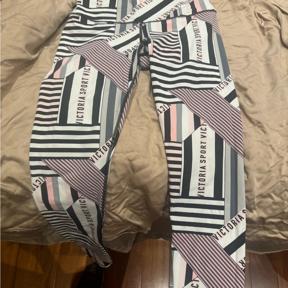 Vsx Sport leggings and sports bra